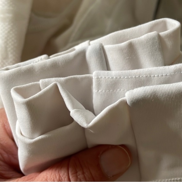 Absolutely loved this jacket, only worn 2x because it’s just too tight on me! - Picture 5 of 7